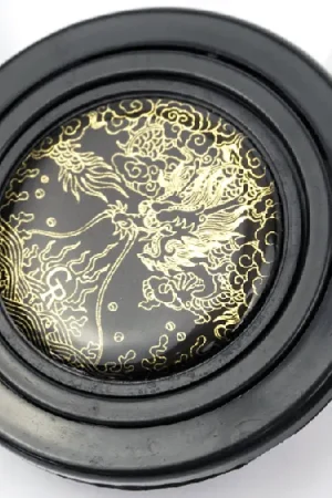 Grip Royal Horn Button Dragon Gold Top Pick